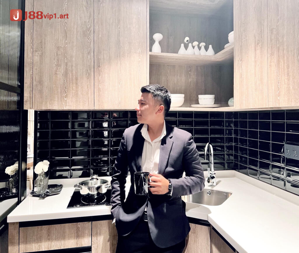 CEO Hoàng Hưng Hành Trình Khẳng Định Bản Thân Của CEO J88